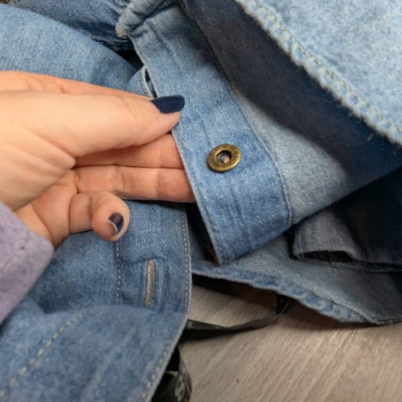 Vintage Nut Cracker Denim Christmas Embroidered Long Sleeve Button Front Top - Picture 9 of 13